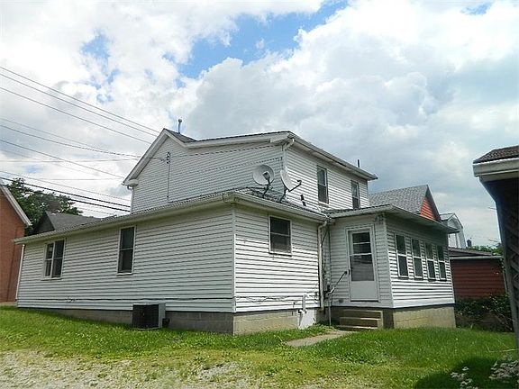 5th image of 318 Main St
