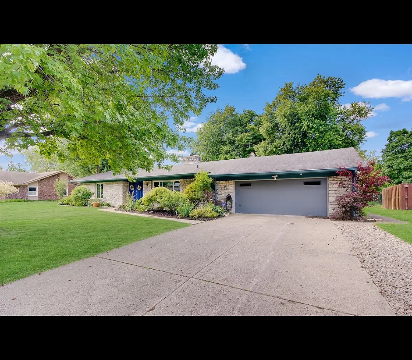 3 bed, 2.5 bath, 1903 sqft, $2,200 — Photo 1