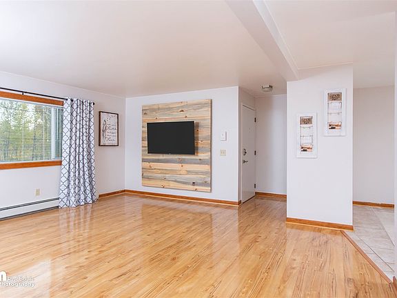 Living Room_1342-FULL