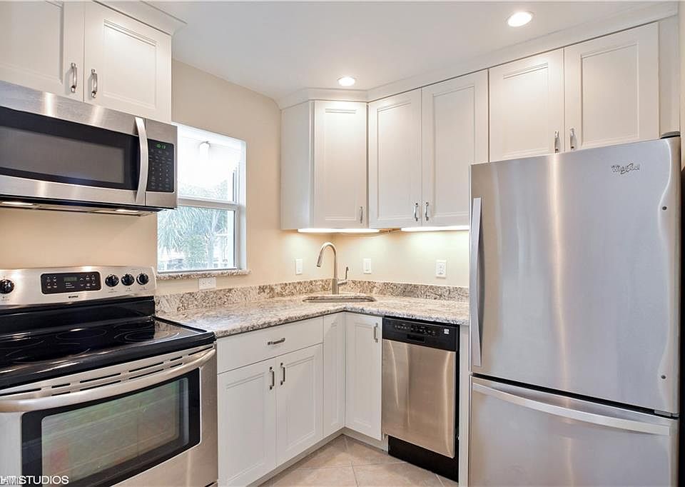 1st image of 647 12th Ave S #647