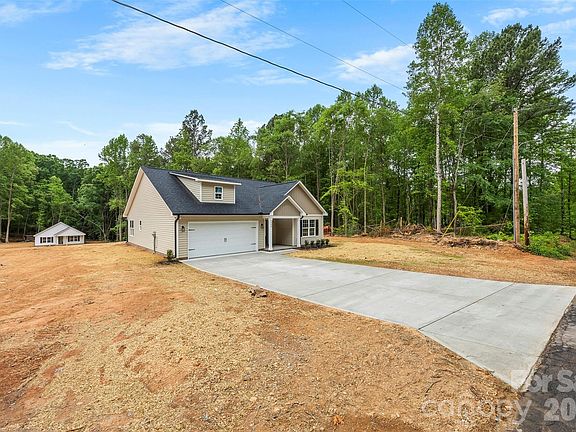4th image of 200 Knollwood Cir