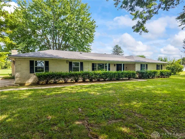 738 S Medway Carlisle Rd, New Carlisle, OH 45344