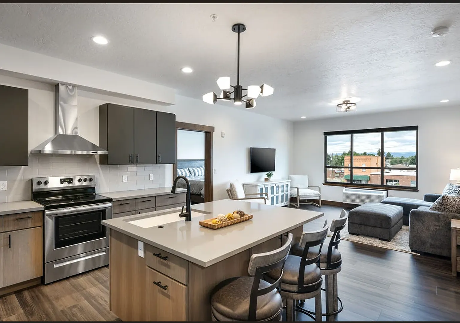 540 Nucleus Ave #304, 3rd Floor Modern Condo 2Bed/2Bath- Monthly Rent-$2,200.00 — Photo 2