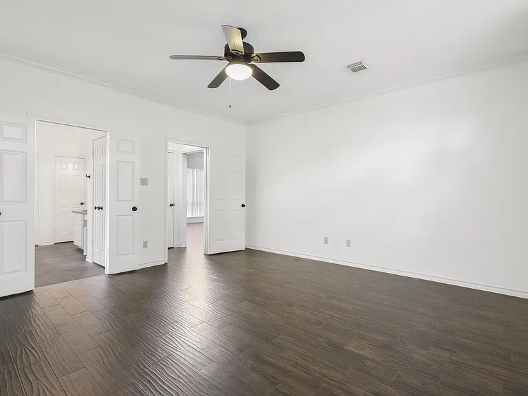 210 Wilkins Xing — Photo 23
