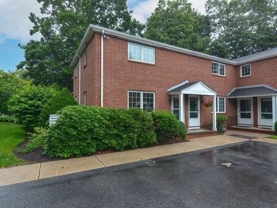 63 Linden St Unit 1, Wellesley, MA, 02482