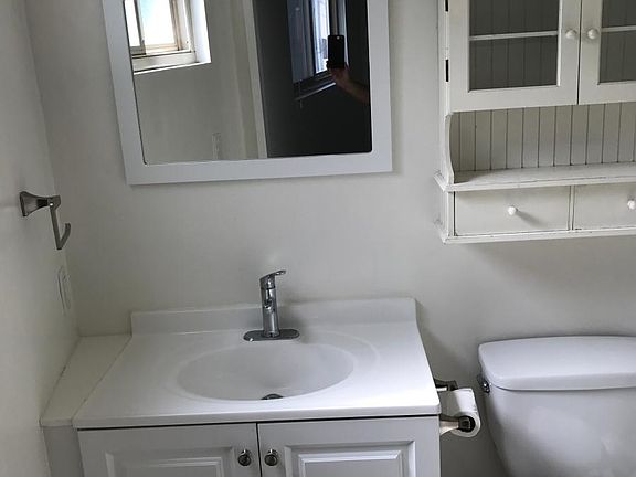3rd image of 756 Manhattan Beach Blvd #B