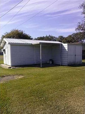2nd image of 327 Bourgeois St E
