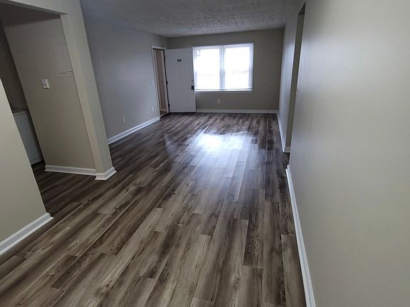 2nd image of 820 E Main St #820