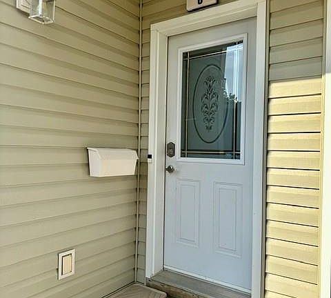 3rd image of 20 Damien St #5