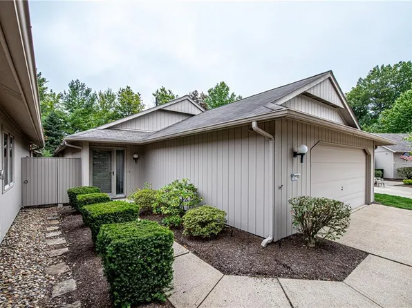 12719 Ionia Ct, Strongsville, OH 44136