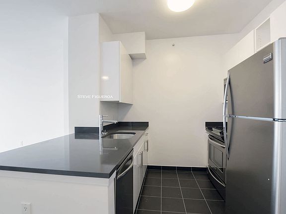 3rd image of 4540 Center Blvd APT 708