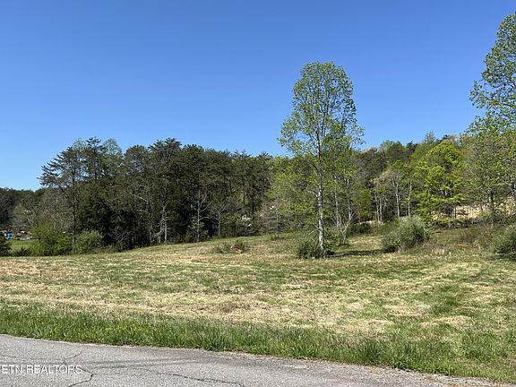 4th image of 2163 Fairview Rd