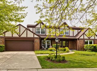 4255 Lindenwood Ln, Northbrook, IL 60062