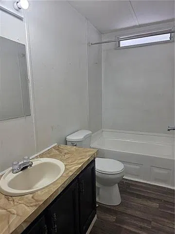 3 bed, 2.0 bath, 800 sqft, $1,200 — Photo 4