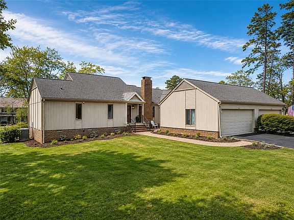 3rd image of 117 Riverpoint Dr