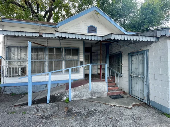 1305 S SAINT MARYS ST, San Antonio, TX 78210