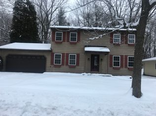 2200 Wildwood Dr, Pekin, IL