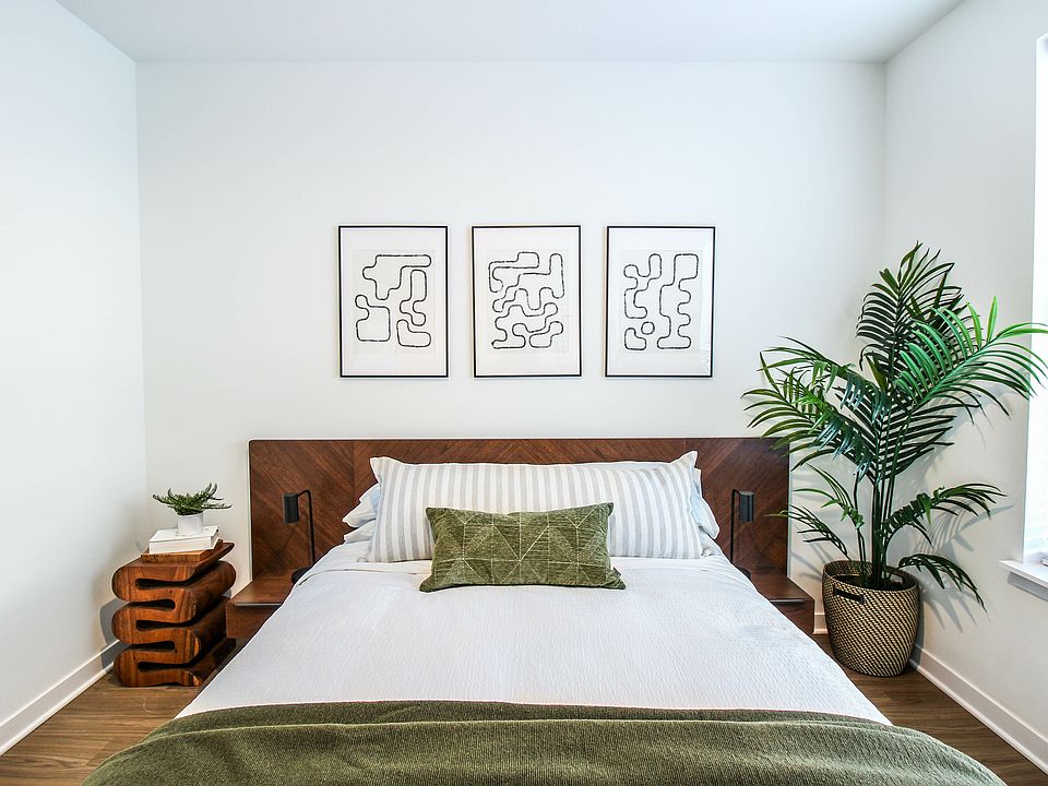 Ora Bedroom
