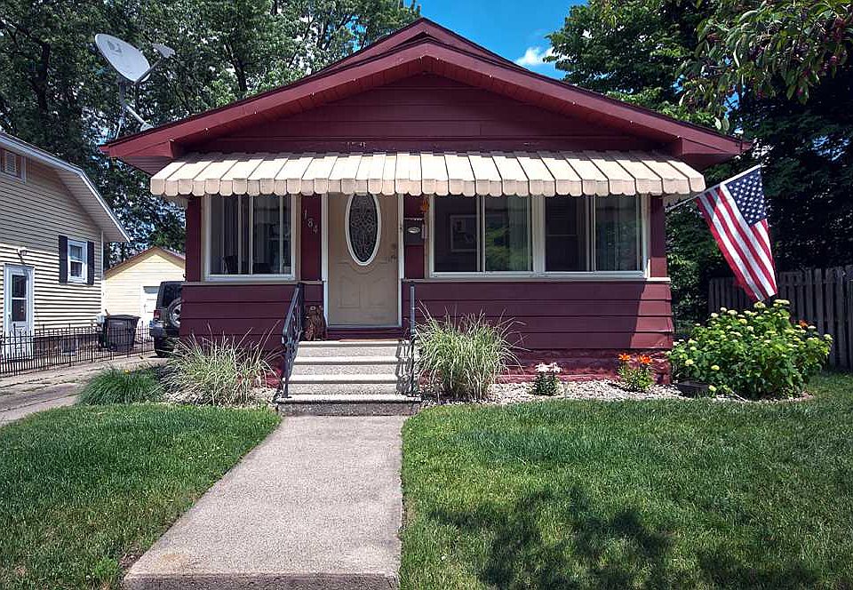 1st image of 184 Manor Ave