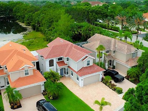 2nd image of 8216 Heritage Club Dr