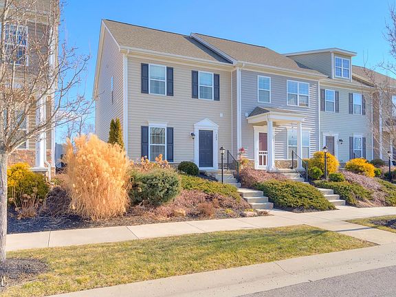 2nd image of 205 Phoenix Blvd NW