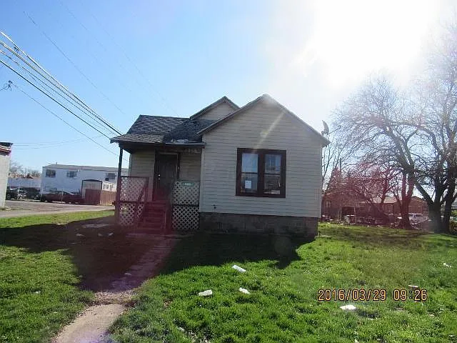 2366 Jefferson Ave photo 1