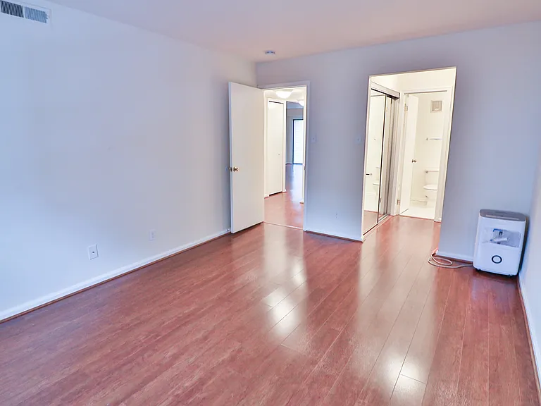 13 Pickering Ct #102 — Photo 13
