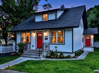 69 Wyckoff Ave, Waldwick, NJ 07463