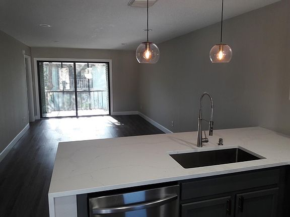 4th image of 3060 Plaza Terrace Dr #3060