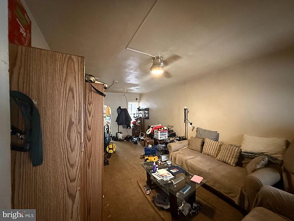 4th image of 140 Joy St