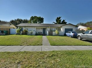 10910 SW 165th Ter, Miami, FL 33157