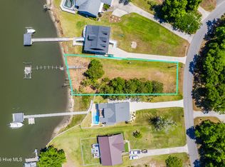 527 Chadwick Shores Drive, Sneads Ferry, NC 28460