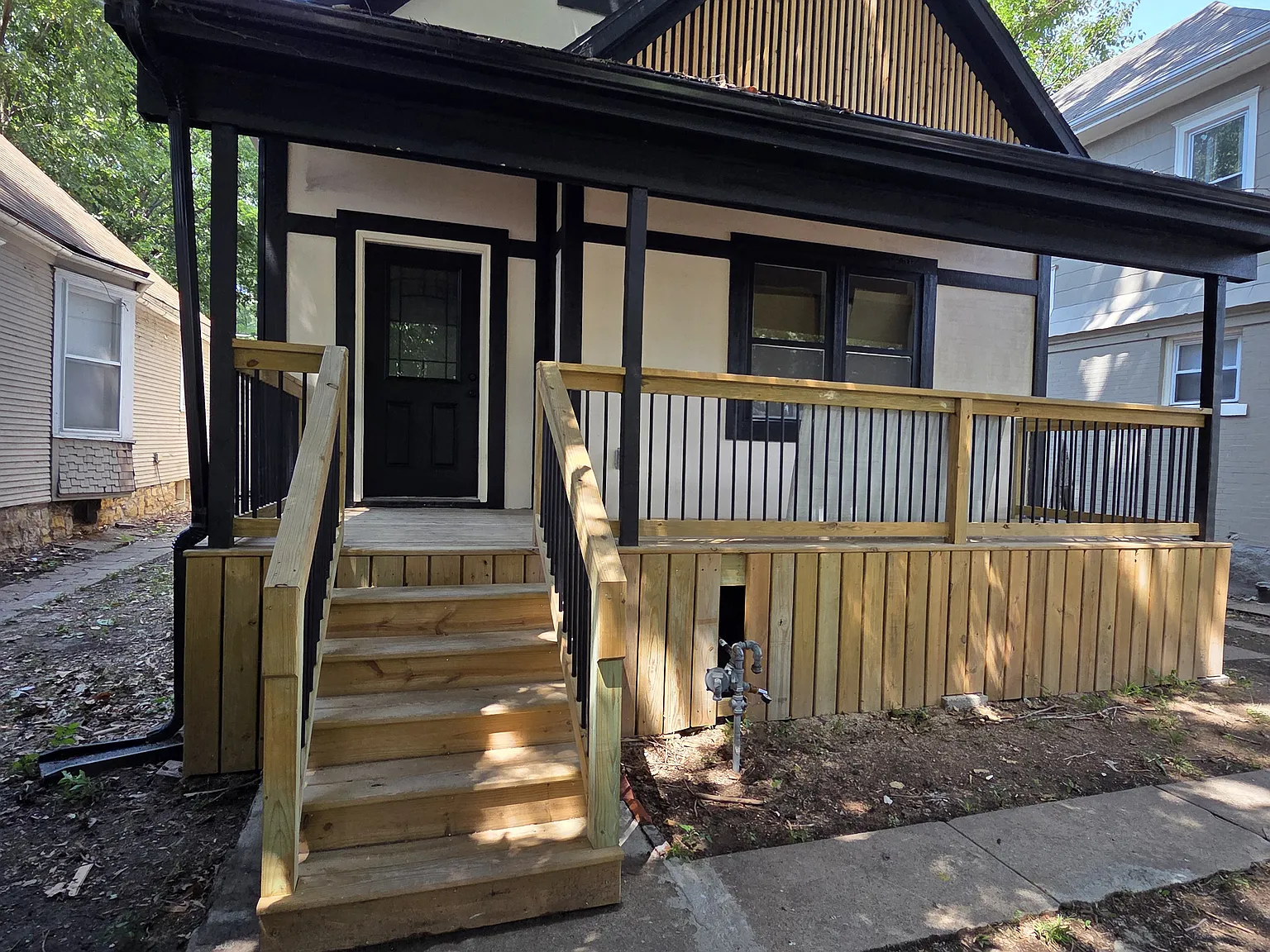 3 bed, 2.5 bath, 2000 sqft, $1,700 — Photo 1