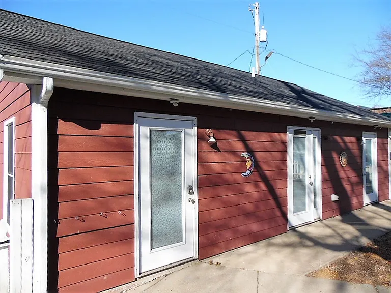 719B Madison St — Photo 2