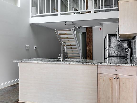 3rd image of 1710 E Franklin St APT 4