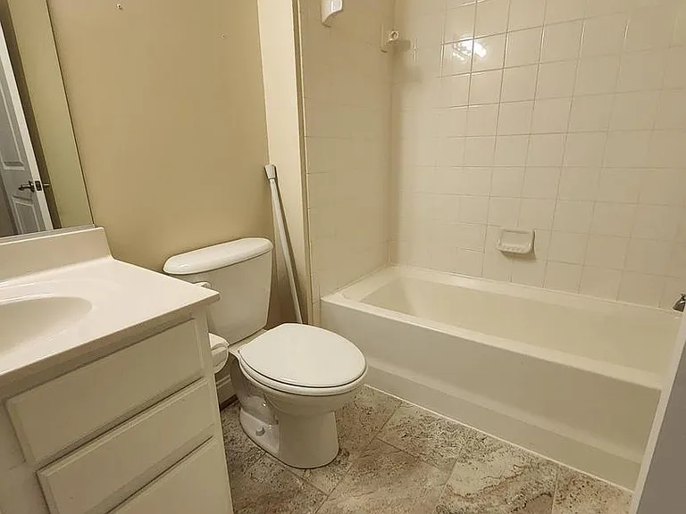 15886 Mackenzie Manor Dr — Photo 14
