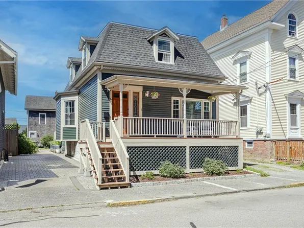 6 Pond Ave, Newport, RI 02840