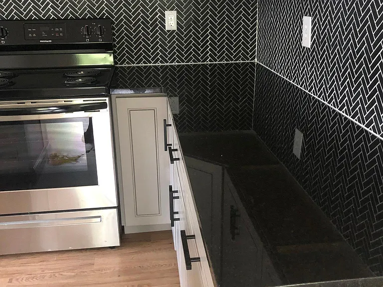 107 Crane Ave — Photo 7