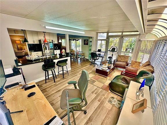 5th image of 1012 Farel Ave