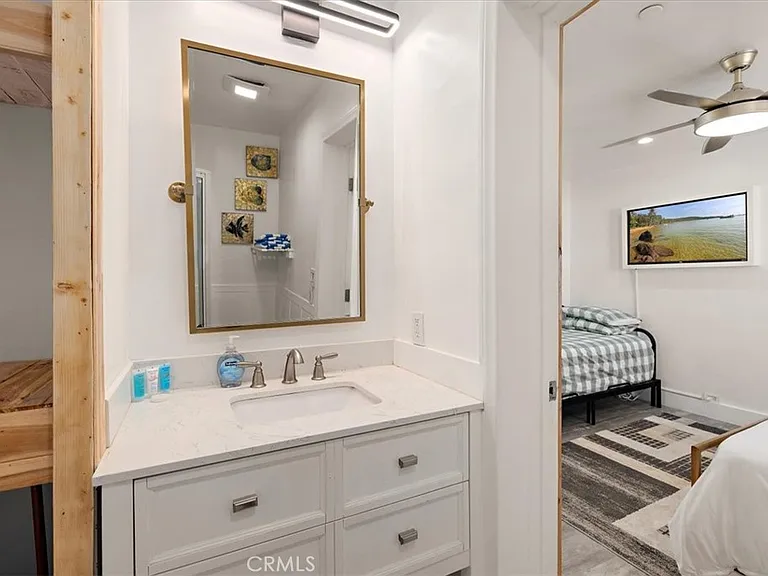 2214 W Oceanfront #B — Photo 24