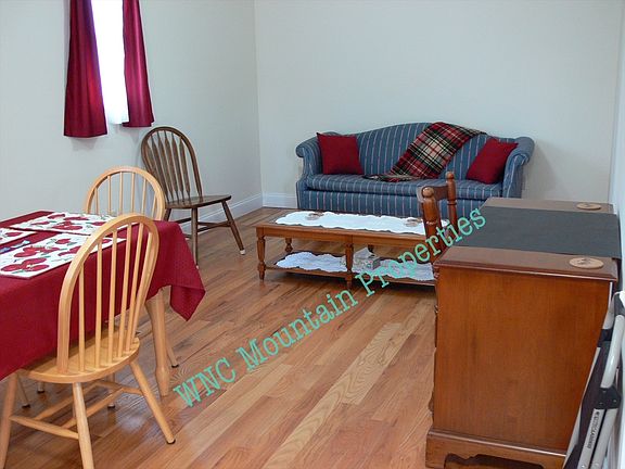 4th image of 807 Temon St