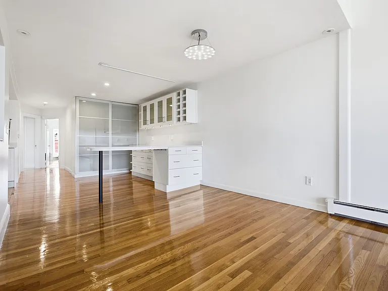 190 Beacon St #7 — Photo 6