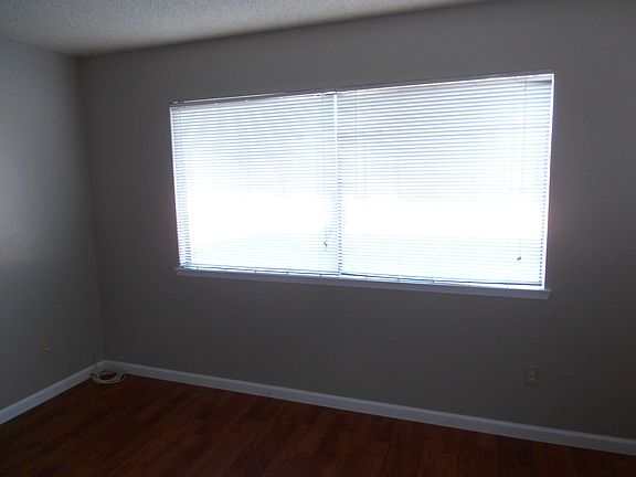 5th image of 14142 Perham Ct