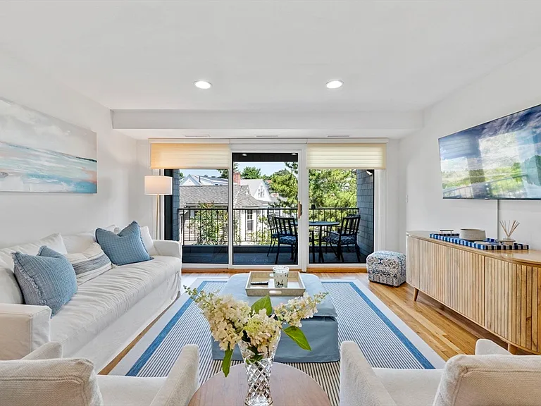 2 Brackett Pl #B — Photo 2