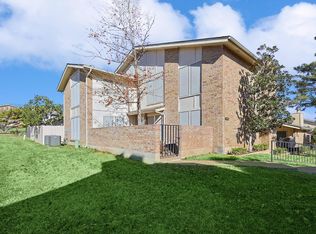 2910 Shady Knoll Ln, Bedford, TX 76021