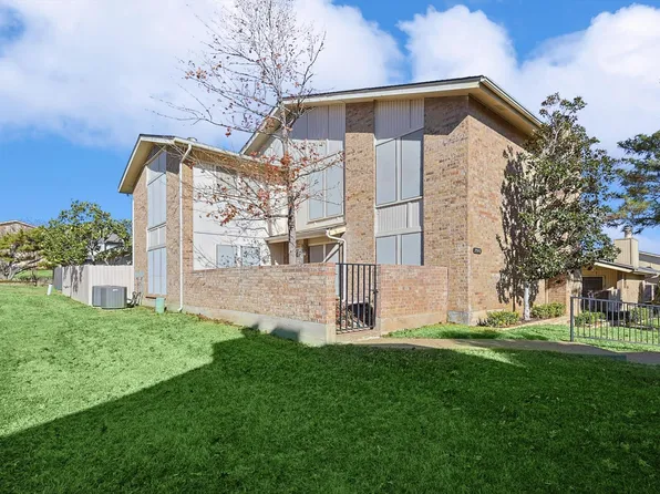 2910 Shady Knoll Ln, Bedford, TX 76021