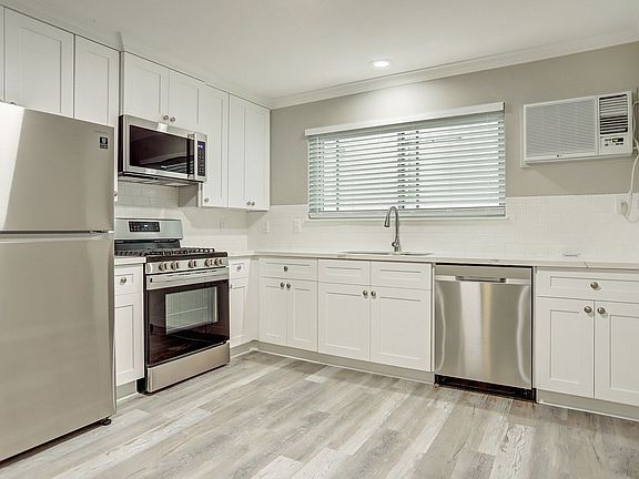 3rd image of 4015 Bellefontaine St APT 6