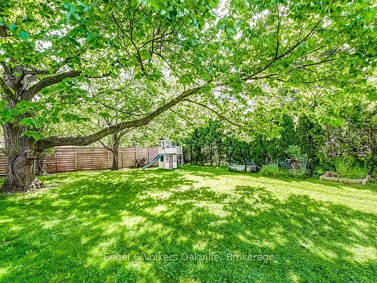 75 Ridge Dr — Photo 49