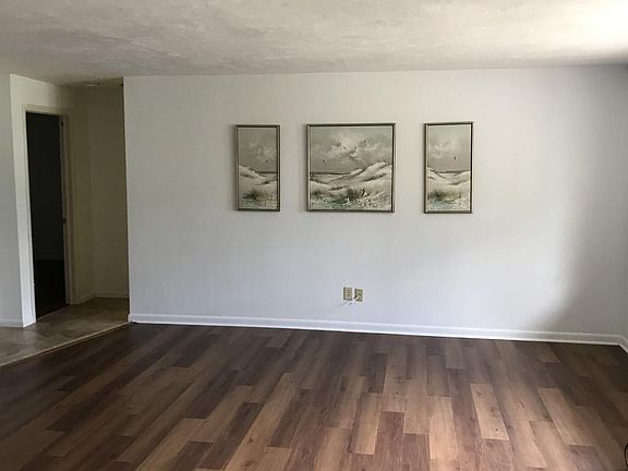 4th image of 1700 Hill Ave