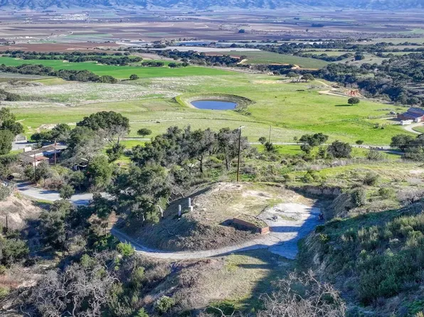 212 Pine Canyon Rd, Salinas, CA 93908
